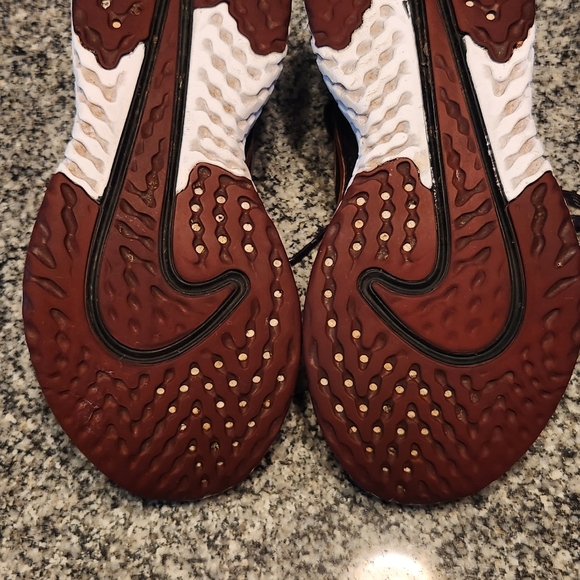 Nike Legend React Running Shoes - Picture 4 of 7